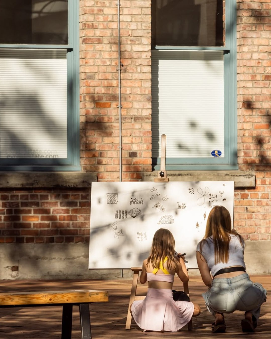 🌞✨ Creativity Through Every Generation 🎨💛
Art has a way of connecting hearts — no matter the age. From simple doodles to mindful patterns, it’s the shared joy of creating that makes every moment special. 🌿
This heartwarming scene captures the beauty of learning, laughter, and imagination side by side. Because when we create together, we don’t just make art — we make memories. 💫
Want to share your creative moment with us?
1️⃣ Post your doodle or art session
2️⃣ Tag @doodleartclub + #DoodleArtChallenge
3️⃣ Keep your profile public so we can feature your story!
💬 Who inspired your love for art — a parent, teacher, or friend? 🎨✨
#DoodleArtChallenge #DoodleArtClub #ArtCommunity #MindfulCreativity #SketchbookMagic #CreativeTogether #ArtForAllAges #CreateAndConnect #DrawingJoy